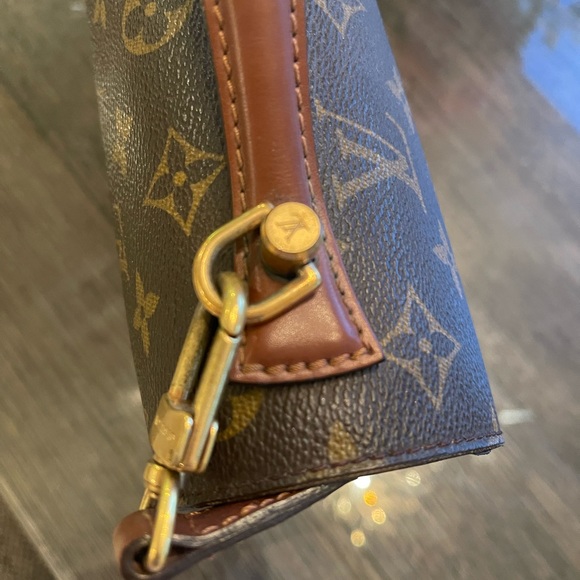 ✨Authentic Monceau Louis Vuitton Bag✨ - Picture 15 of 16